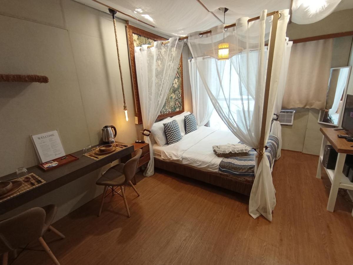 The Staycation - Serviced Rooms Manila Exterior photo
